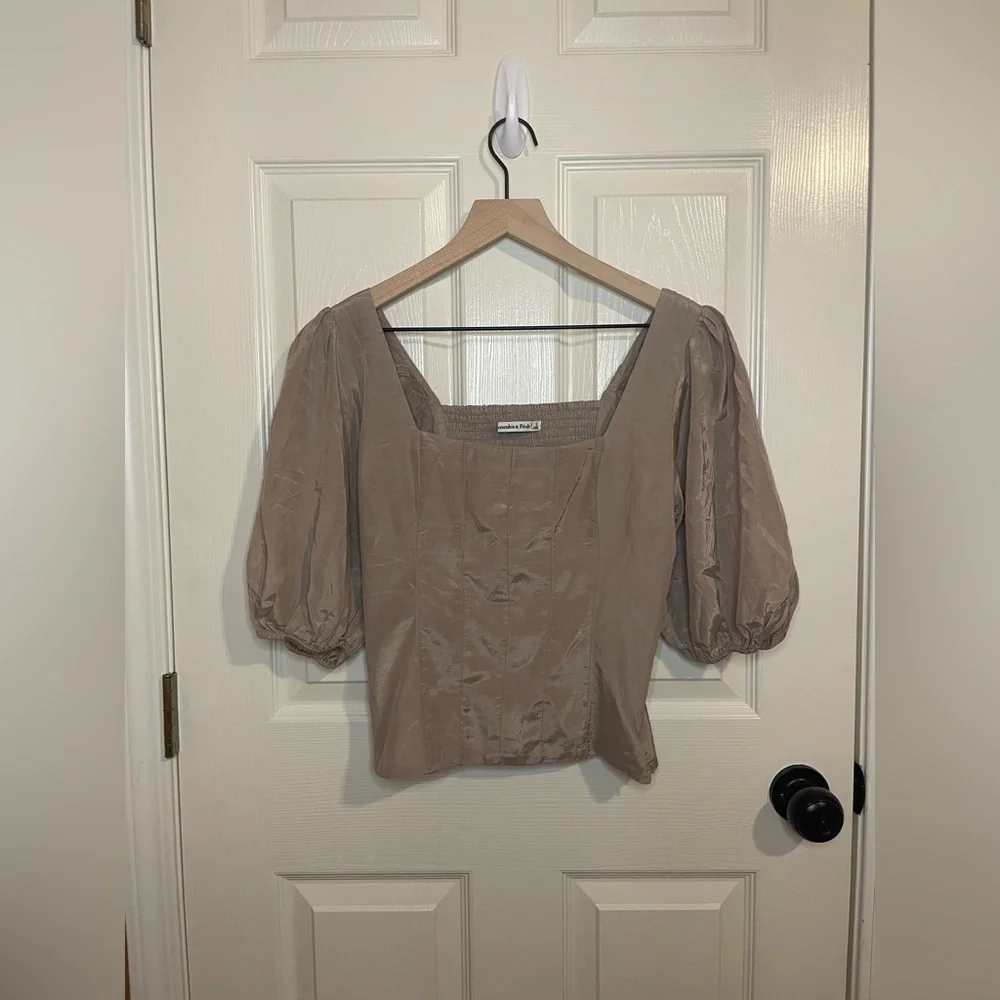 Abercrombie & Fitch Puff Sleeve Squareneck Top Size Small NWT